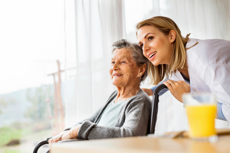 Benefits of Moving Into an Alzheimer’s Residential Facility in Melbourne, FL